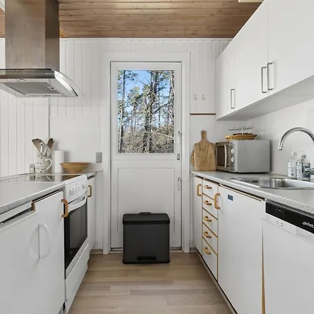 Mikkelina - 700m From The Sea By Interhome Vester Somarken