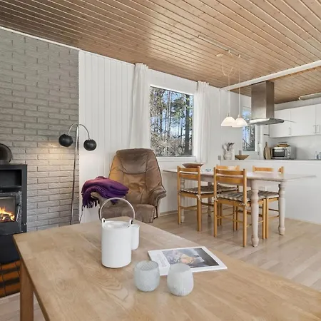Dom wakacyjny Mikkelina - 700m From The Sea By Interhome Vester Somarken